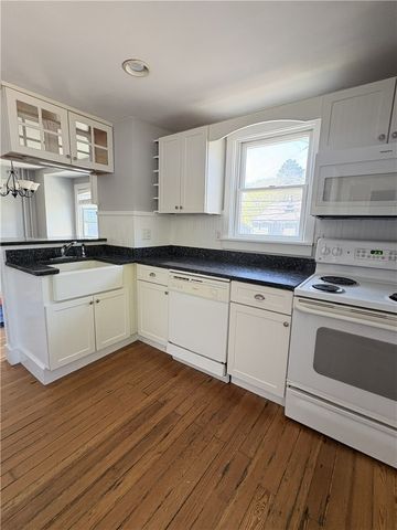 61 Malbone Road, Newport, RI 02840