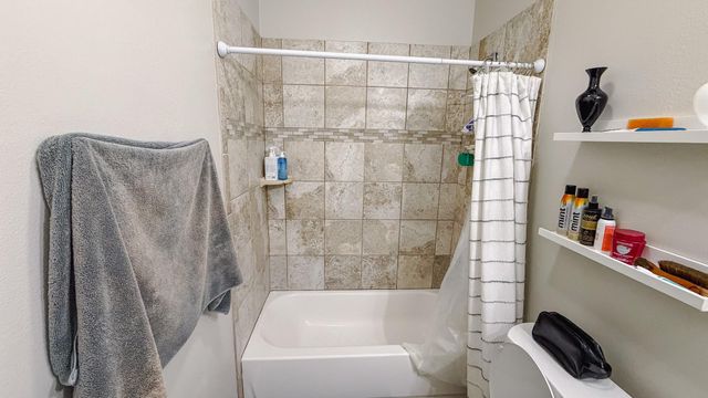 1909 Kemah Village Drive, Kemah, TX 77565