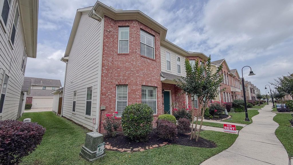 1909 Kemah Village Drive, Kemah, TX 77565