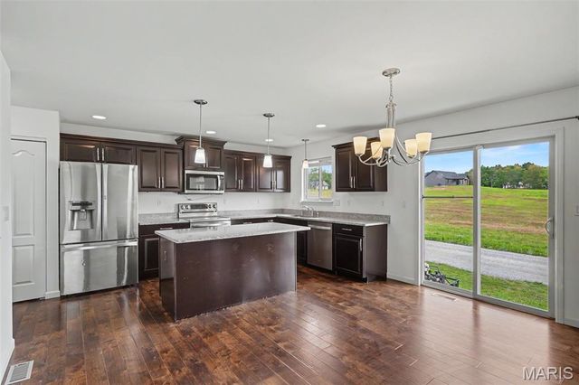 101 September Street, Moscow Mills, MO 63362