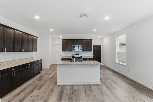 3016 Trumpet Vine, New Braunfels, TX 78130