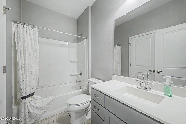 19987 W GLENROSA Avenue, Litchfield Park, AZ 85340