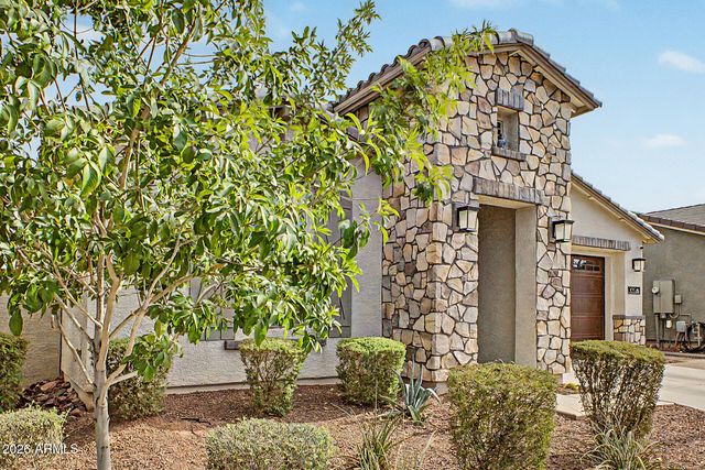 19987 W GLENROSA Avenue, Litchfield Park, AZ 85340