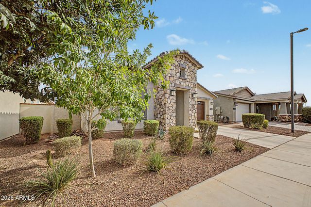 19987 W GLENROSA Avenue, Litchfield Park, AZ 85340