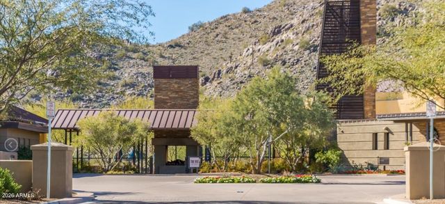 19987 W GLENROSA Avenue, Litchfield Park, AZ 85340