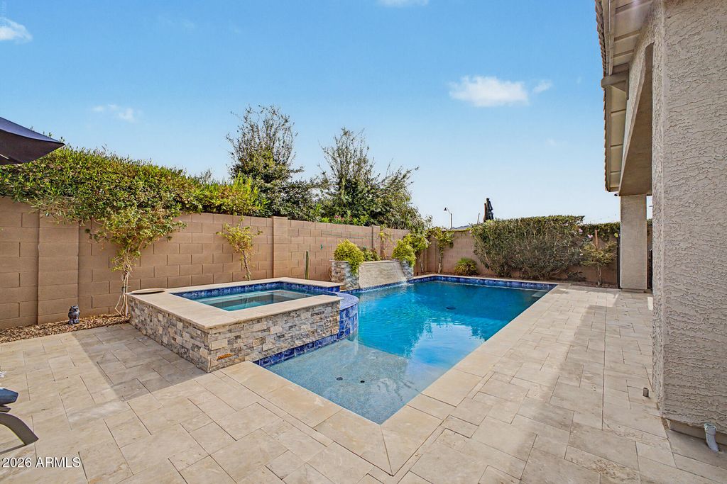 19987 W GLENROSA Avenue, Litchfield Park, AZ 85340
