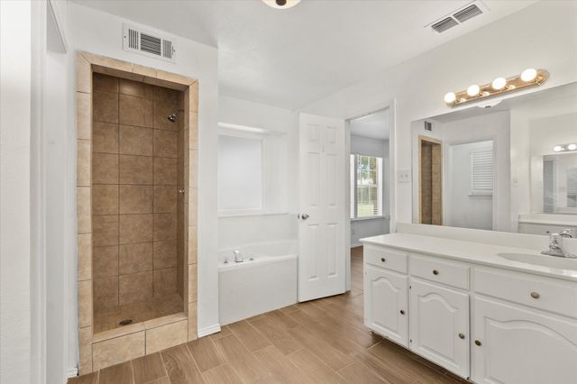 2704 Wolff Drive, Arlington, TX 76015