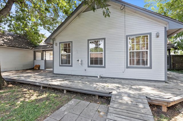 2704 Wolff Drive, Arlington, TX 76015