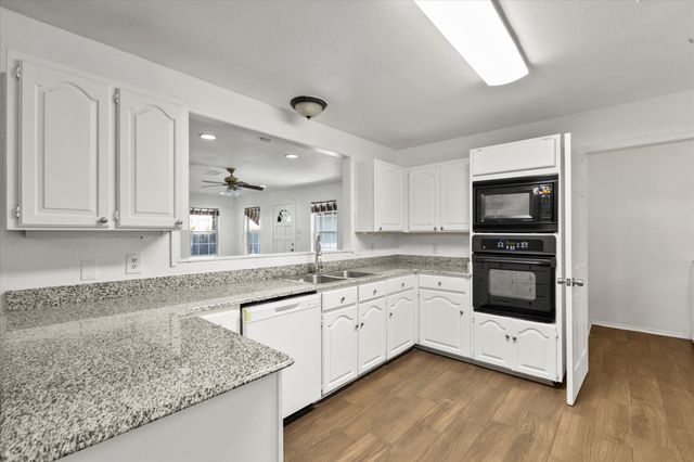 2704 Wolff Drive, Arlington, TX 76015