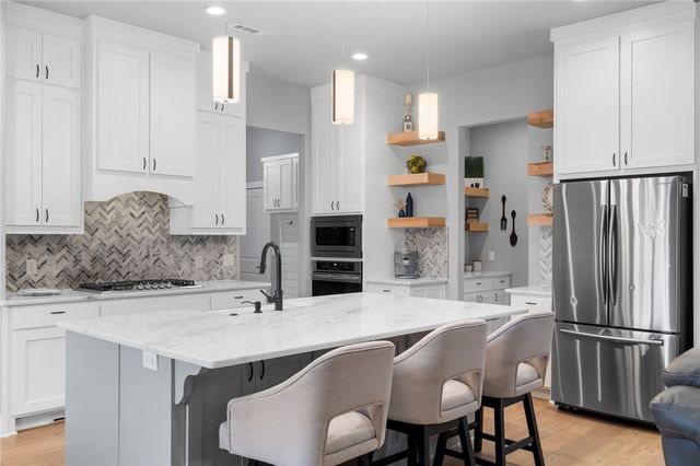 1408 SW Breeze Court, Bentonville, AR 72713