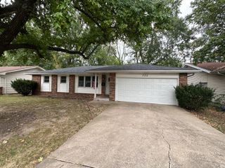325 East Wayland Street, Springfield, MO 65807