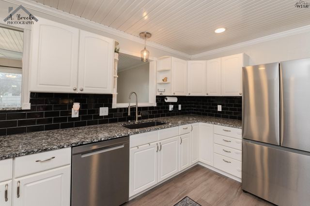 11 SURREY CIRCLE, Wichita Falls, TX 76309