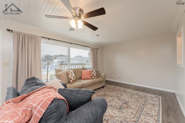 11 SURREY CIRCLE, Wichita Falls, TX 76309