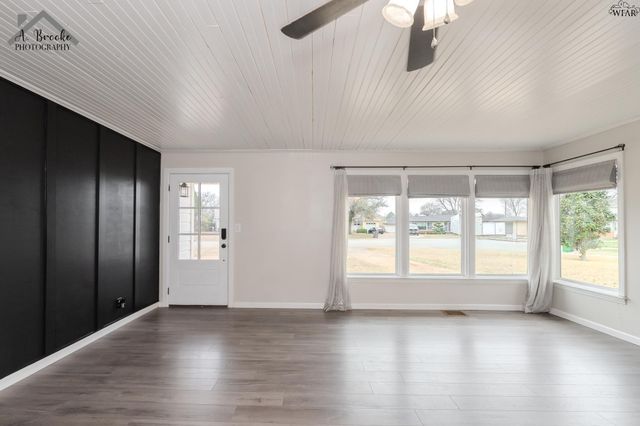 11 SURREY CIRCLE, Wichita Falls, TX 76309