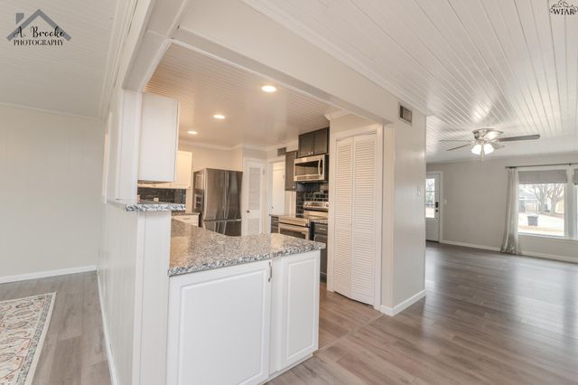 11 SURREY CIRCLE, Wichita Falls, TX 76309