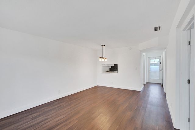 2640 S Garden Dr Drive S 301, Lake Worth, FL 33461