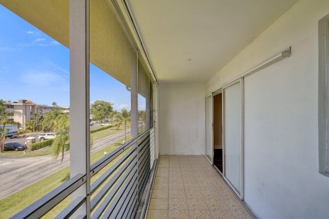 2640 S Garden Dr Drive S 301, Lake Worth, FL 33461