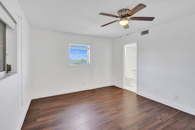 2640 S Garden Dr Drive S 301, Lake Worth, FL 33461