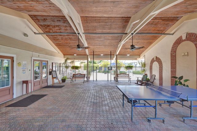 2640 S Garden Dr Drive S 301, Lake Worth, FL 33461