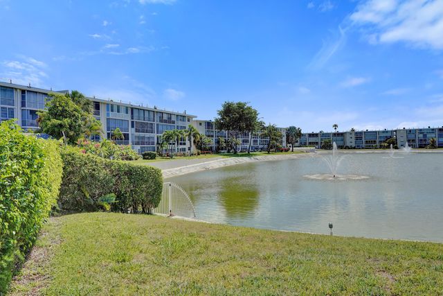2640 S Garden Dr Drive S 301, Lake Worth, FL 33461