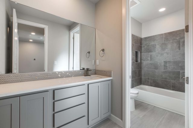 2432 De Kooning Avenue SE, Albuquerque, NM 87105