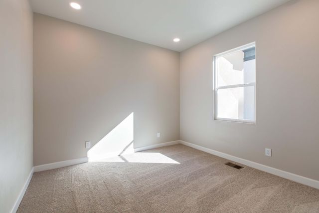 2432 De Kooning Avenue SE, Albuquerque, NM 87105