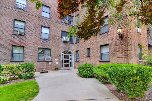 25-34 union Street 2F, Flushing, NY 11354