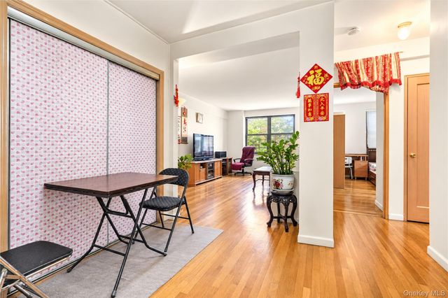 25-34 union Street 2F, Flushing, NY 11354