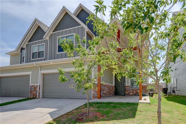 17620 Hampton Park Drive A + B, Edmond, OK 73012