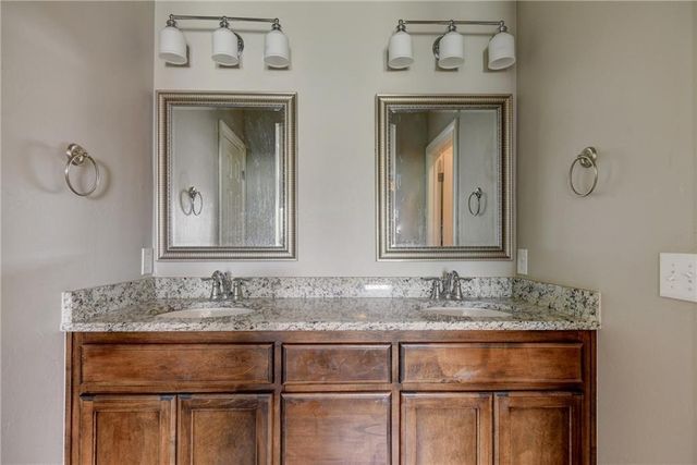 17620 Hampton Park Drive A + B, Edmond, OK 73012