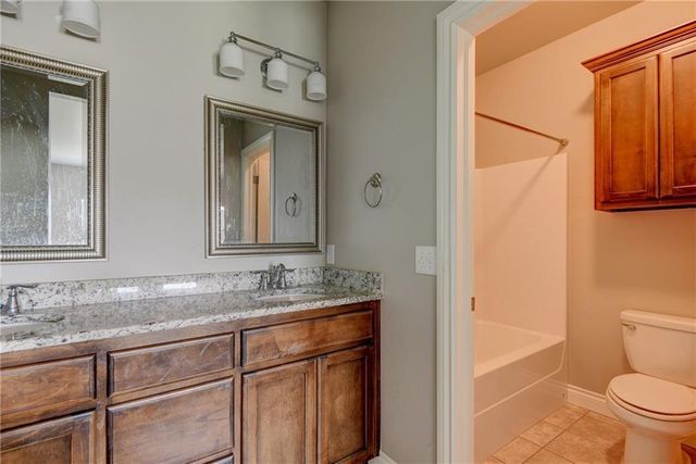 17620 Hampton Park Drive A + B, Edmond, OK 73012