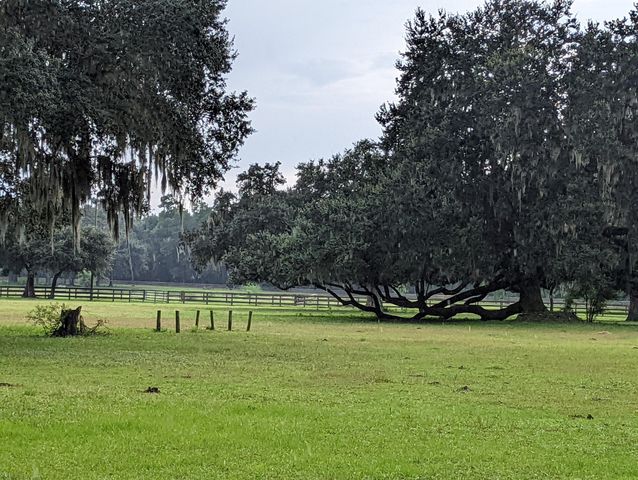 21 Middleton Oaks Road, Charleston, SC 29414