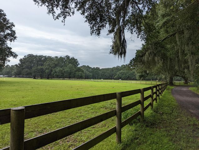 21 Middleton Oaks Road, Charleston, SC 29414