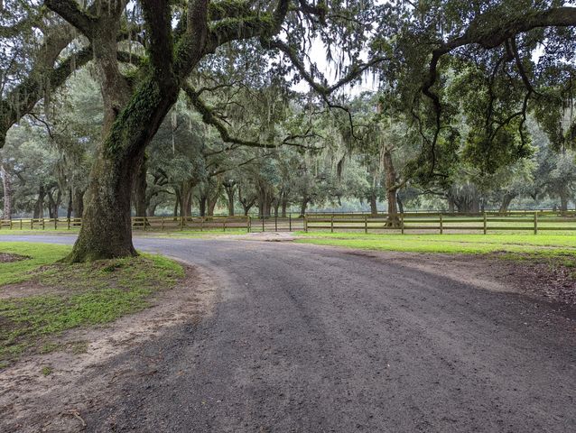 21 Middleton Oaks Road, Charleston, SC 29414