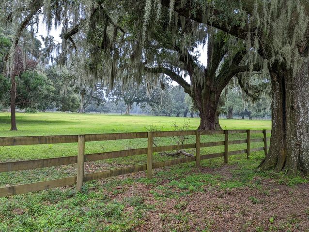 21 Middleton Oaks Road, Charleston, SC 29414