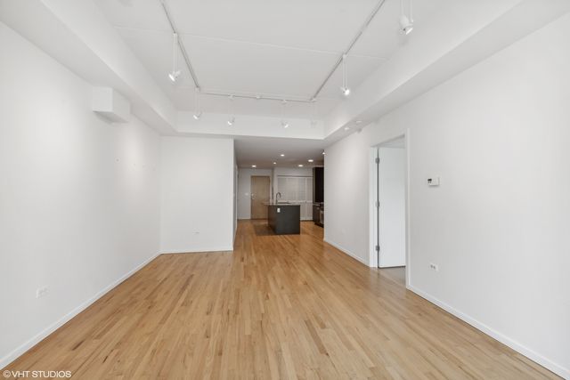 1422 N La Salle Drive 302, Chicago, IL 60610