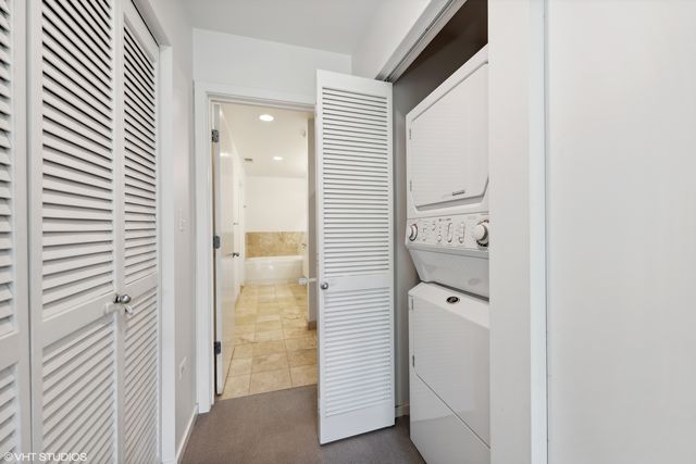 1422 N La Salle Drive 302, Chicago, IL 60610