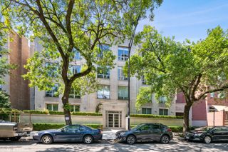 1422 N La Salle Drive 302, Chicago, IL 60610