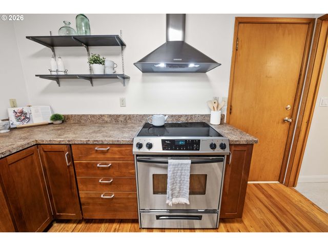 410 Pleasant Ave, Astoria, OR 97103