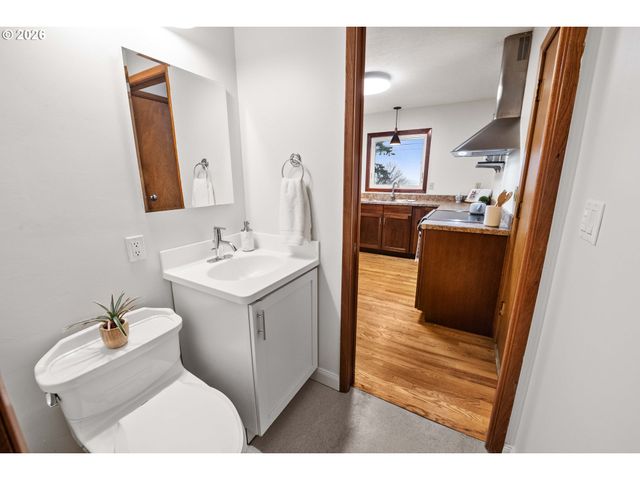 410 Pleasant Ave, Astoria, OR 97103