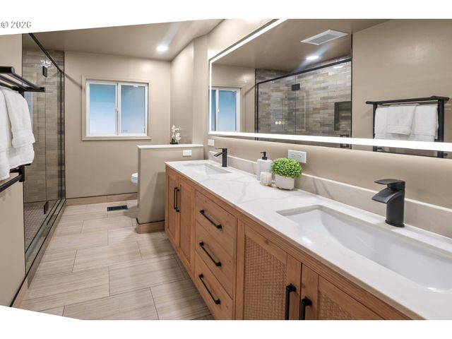 410 Pleasant Ave, Astoria, OR 97103