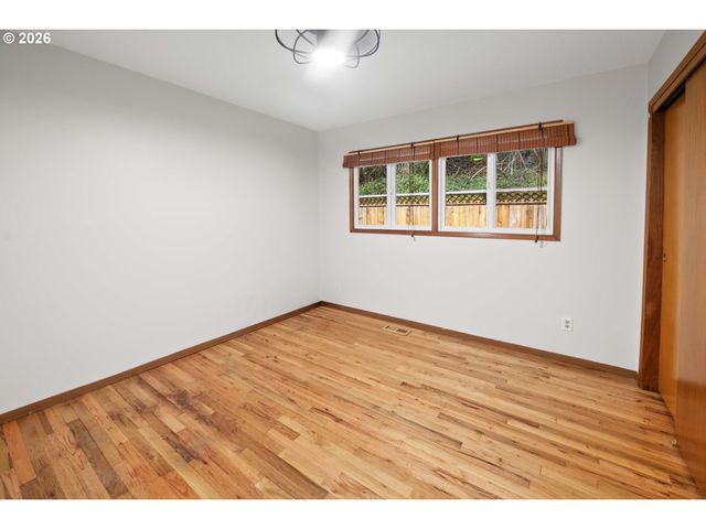 410 Pleasant Ave, Astoria, OR 97103