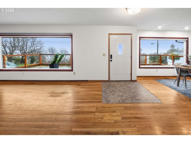 410 Pleasant Ave, Astoria, OR 97103