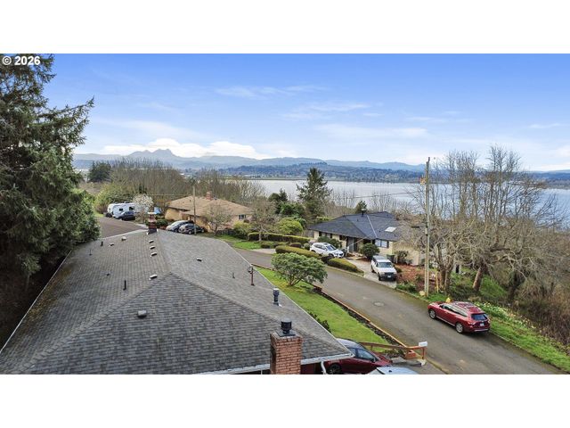 410 Pleasant Ave, Astoria, OR 97103