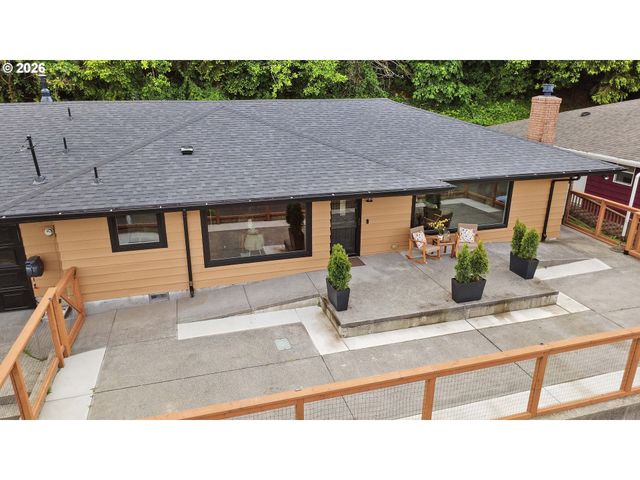 410 Pleasant Ave, Astoria, OR 97103