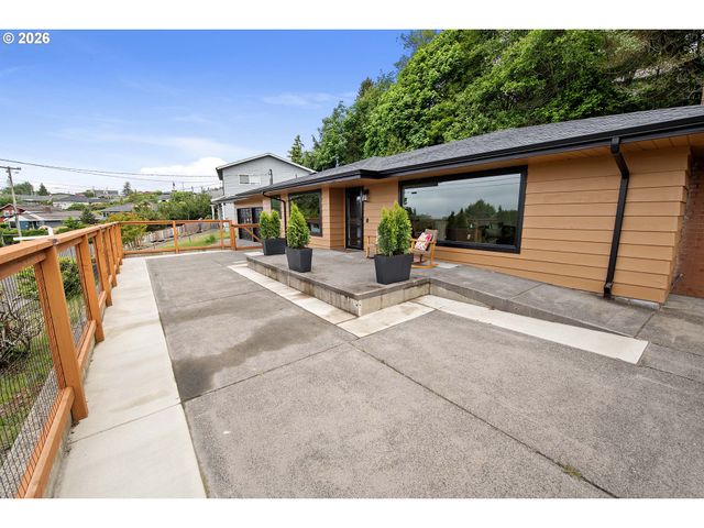 410 Pleasant Ave, Astoria, OR 97103