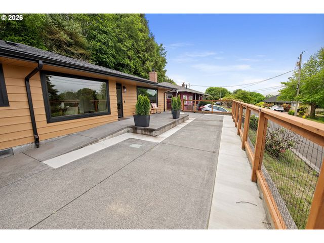 410 Pleasant Ave, Astoria, OR 97103