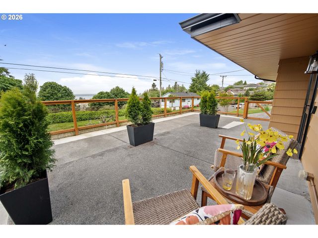 410 Pleasant Ave, Astoria, OR 97103