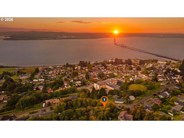 410 Pleasant Ave, Astoria, OR 97103