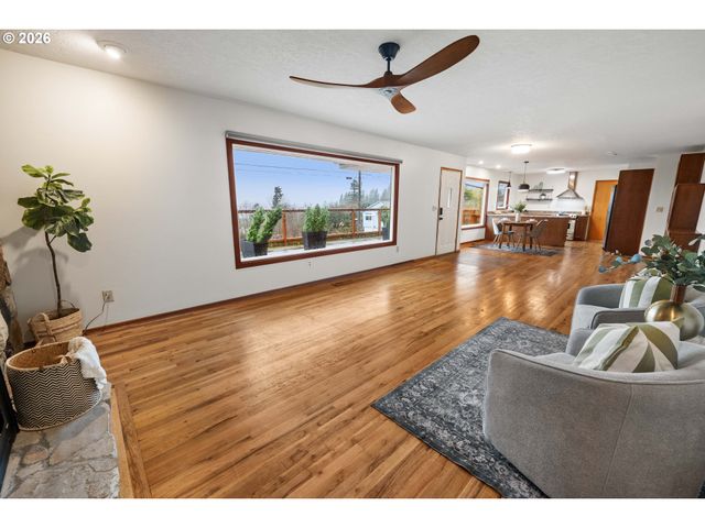 410 Pleasant Ave, Astoria, OR 97103